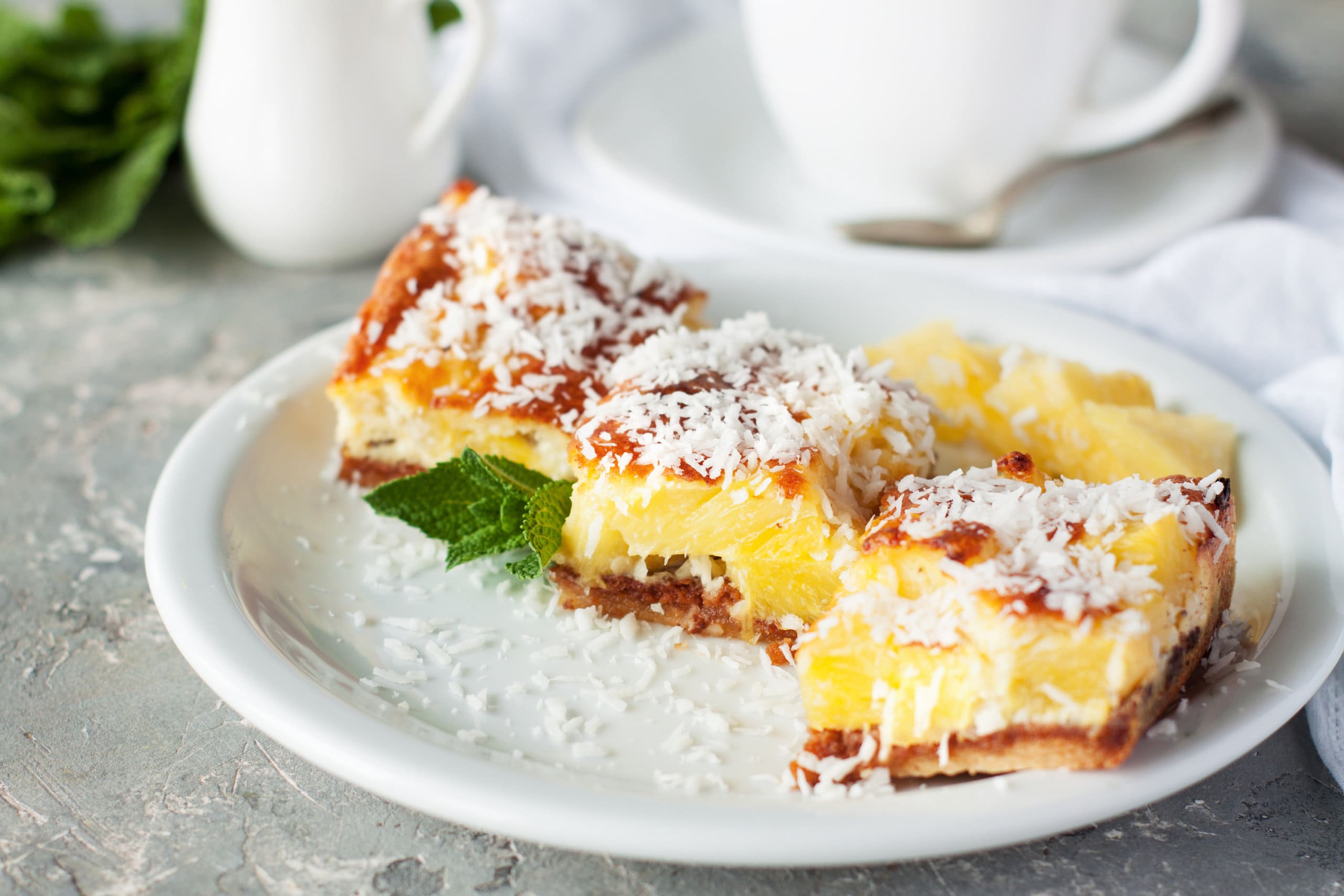 Como Fazer Bolo de Abacaxi com Coco para Festas! - Comida na Rede